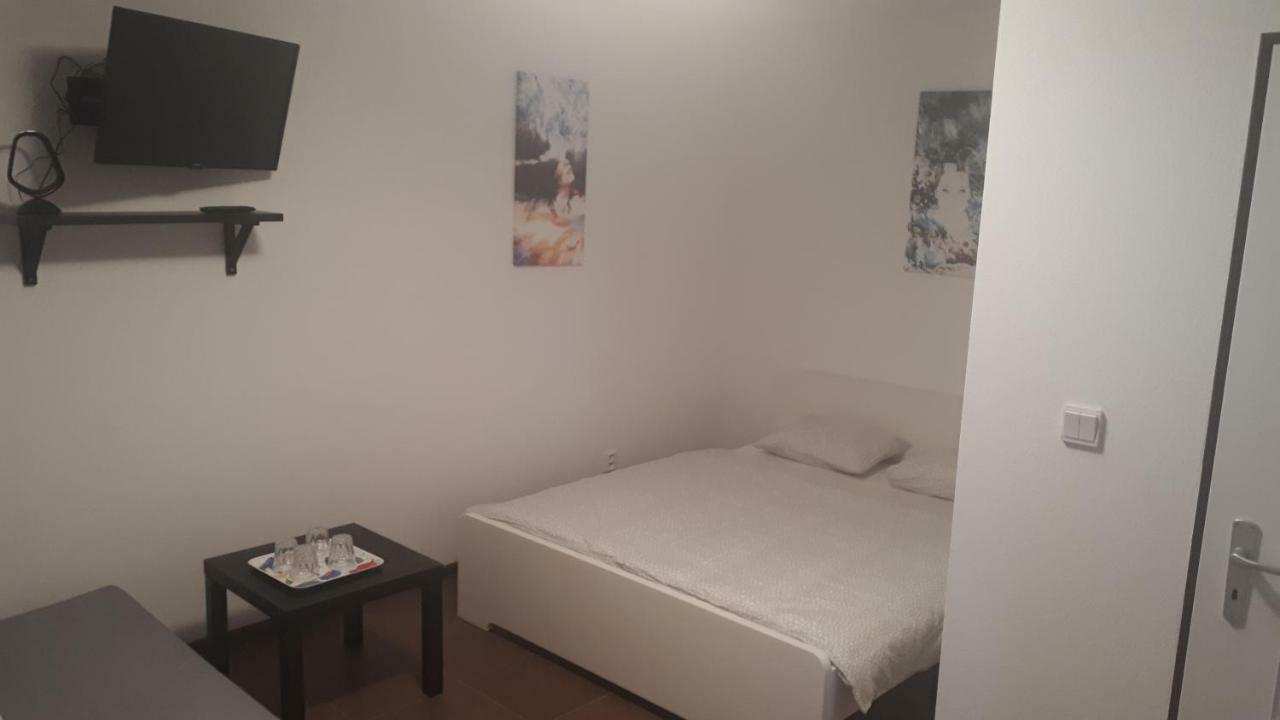 Apartmán - súkromie v meste  Bratislava Esterno foto