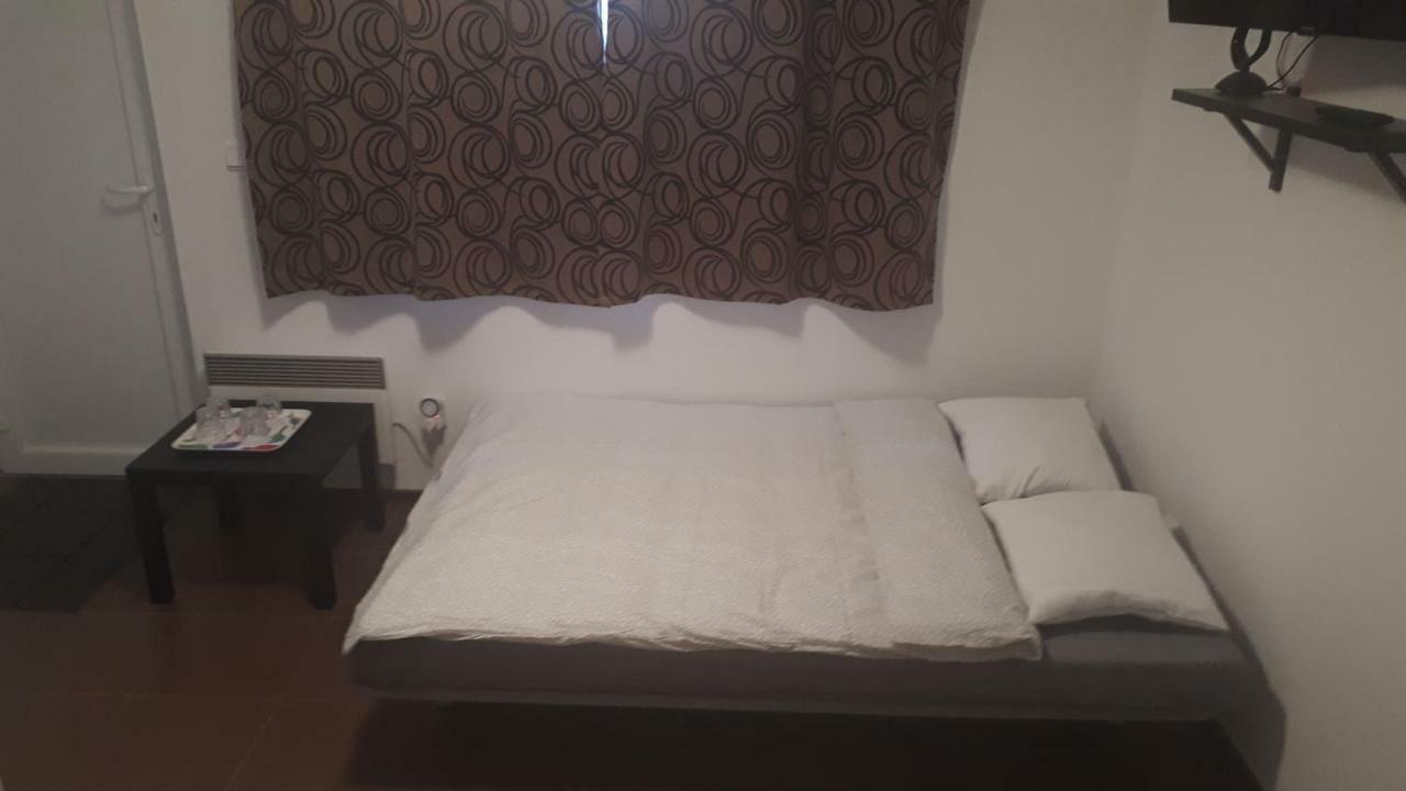 Apartmán - súkromie v meste  Bratislava Esterno foto